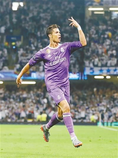 球迷们迎来 球迷们迎来